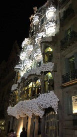 Casa Batlló decorated for Christmas